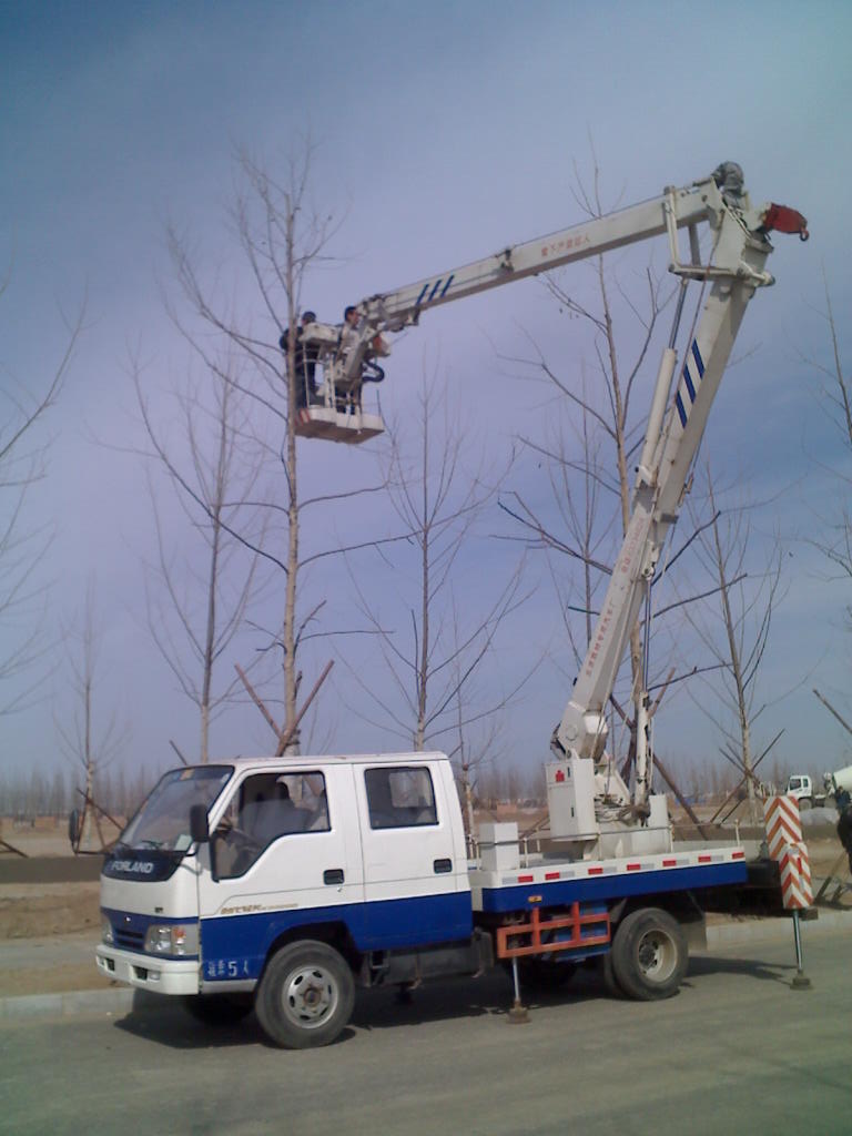 14米高空作業(yè)車價(jià)格解析與選購(gòu)指南——以洛陽(yáng)市場(chǎng)為例